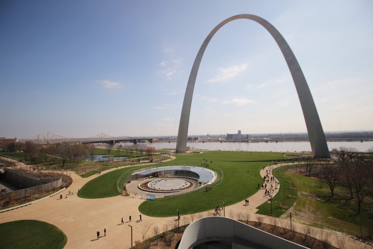 things to do at gateway arch national park